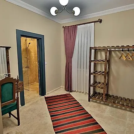 Yellow Stone House Hotel